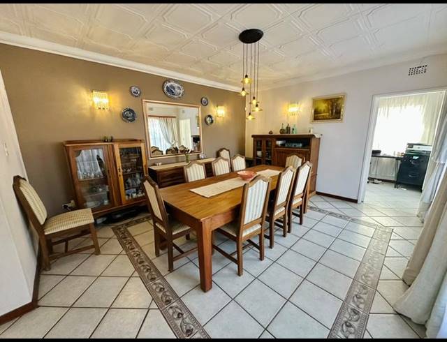 6 BEDROOM HOUSE FOR SALE IN BRACKENHURST